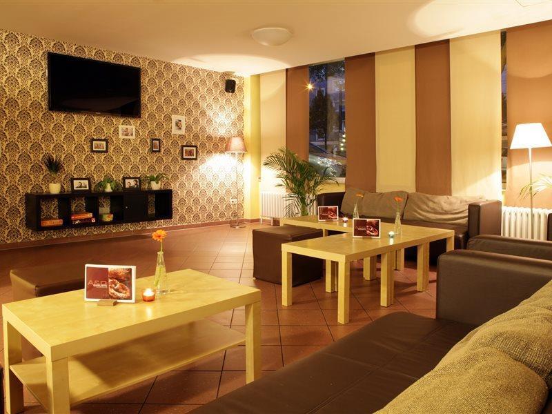 A&O Dusseldorf Hauptbahnhof Hotel Ngoại thất bức ảnh